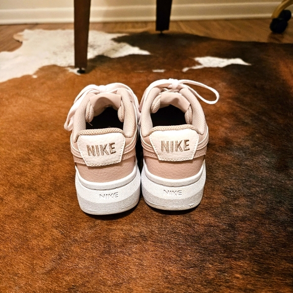 Nike Court Lift/Platform Pink Like New 5.5/6 Womens - Picture 3 of 3